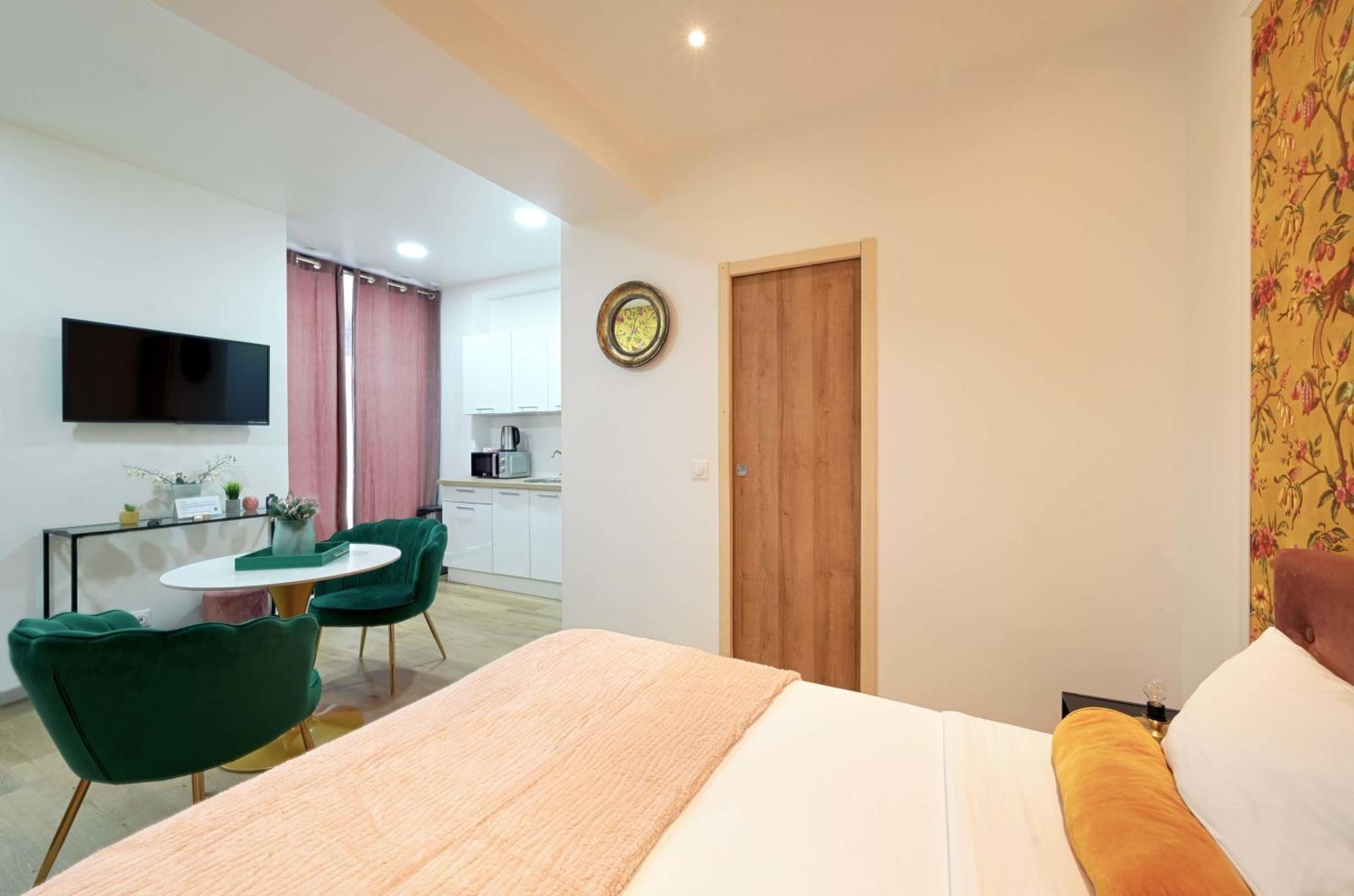 Modern Renovated Studio With A Touch Of Gilded Glamour Central Paris Apartamento Exterior foto